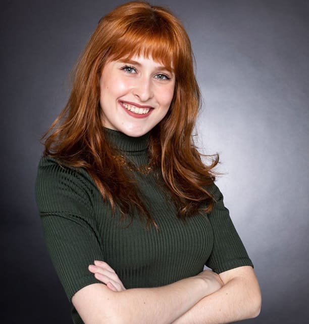 Vitória Lopes _ Riot Games